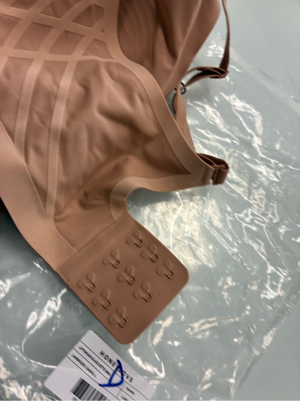 Honeylove Silhouette Wireless Convertible Bra| Color Sand| Size 38 B/C | Large - Picture 6 of 13
